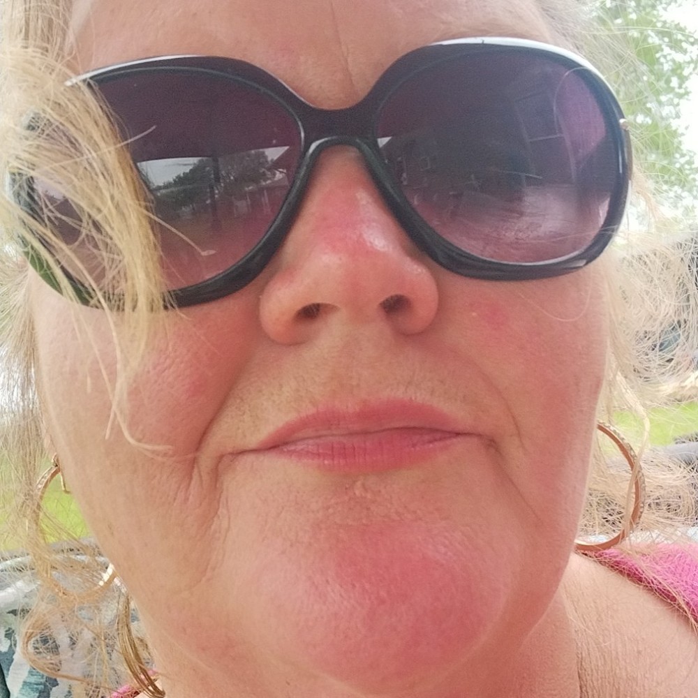 Meet your Posher, Val2u